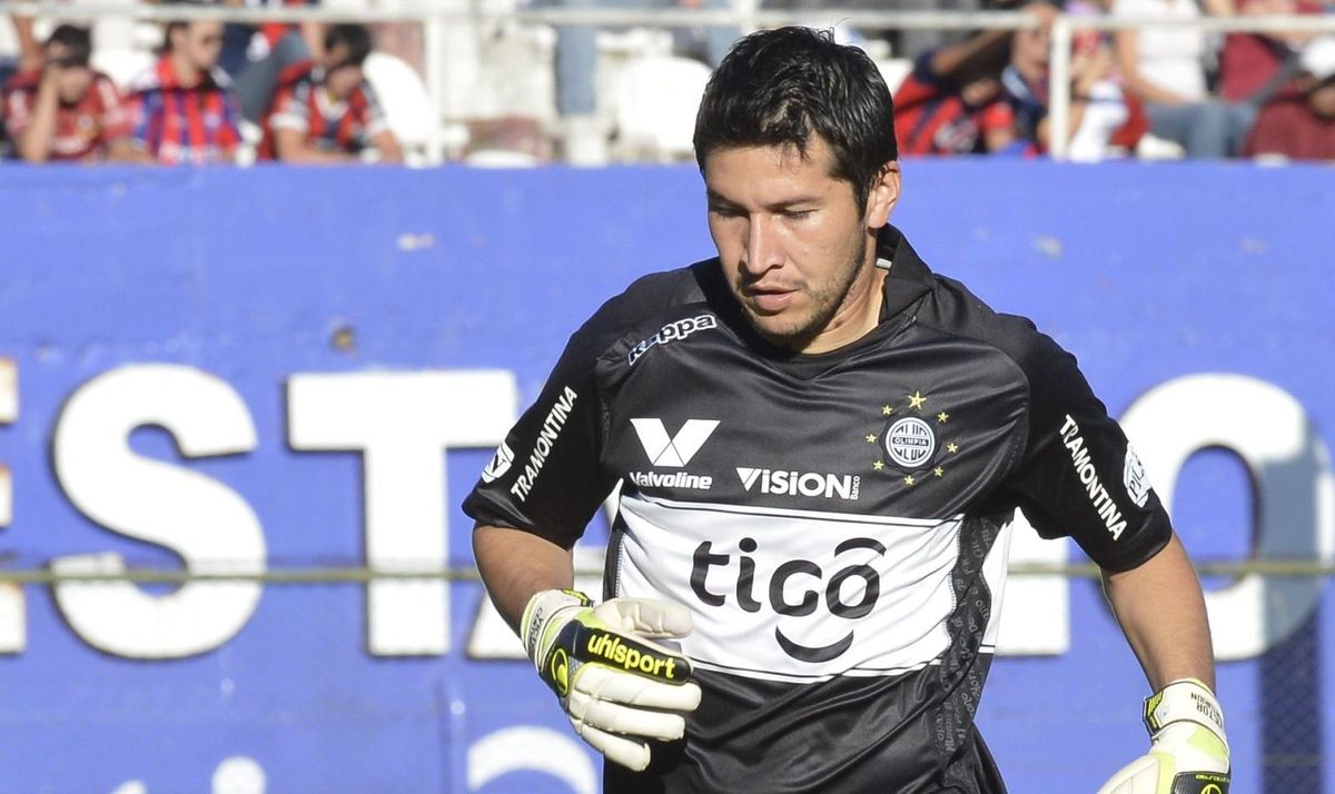 El arquero Víctor Centurión fue campeón con Olimpia, levantó la Copa Paraguay con Guaraní y defendió el arco de la Selección paraguaya. El arquero Víctor Centurión fue campeón con Olimpia, levantó la Copa Paraguay con Guaraní y defendió el arco de la Selección paraguaya.