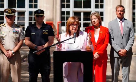 La ministra de Seguridad, Patricia Bullrich, anunció este martes la puesta en marcha de la nueva Agencia Nacional de Migraciones. La ministra de Seguridad, Patricia Bullrich, anunció este martes la puesta en marcha de la nueva Agencia Nacional de Migraciones.