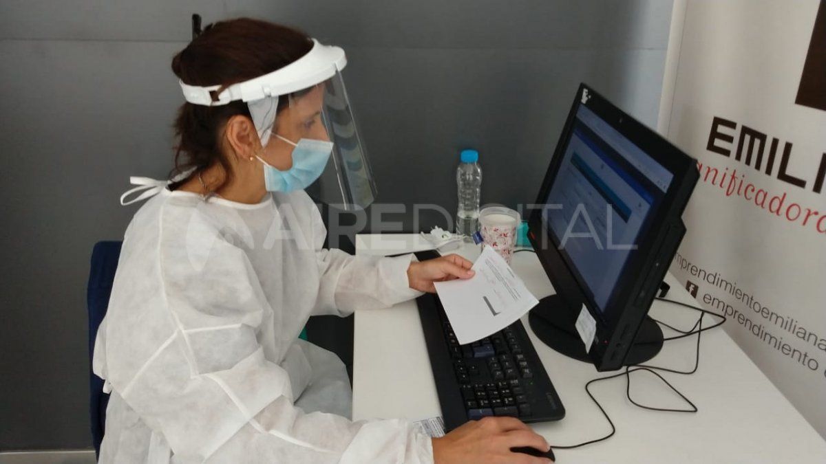 En el Cemafe vacunan al personal de salud