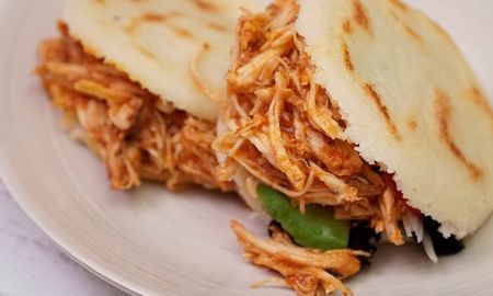 Las arepas colombianas son un alimento delicioso y fácil de hacer que es perfecto para cualquier ocasión. Las arepas colombianas son un alimento delicioso y fácil de hacer que es perfecto para cualquier ocasión.