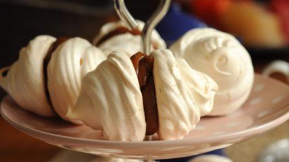 Cómo hacer merengues veganos con dulce de leche