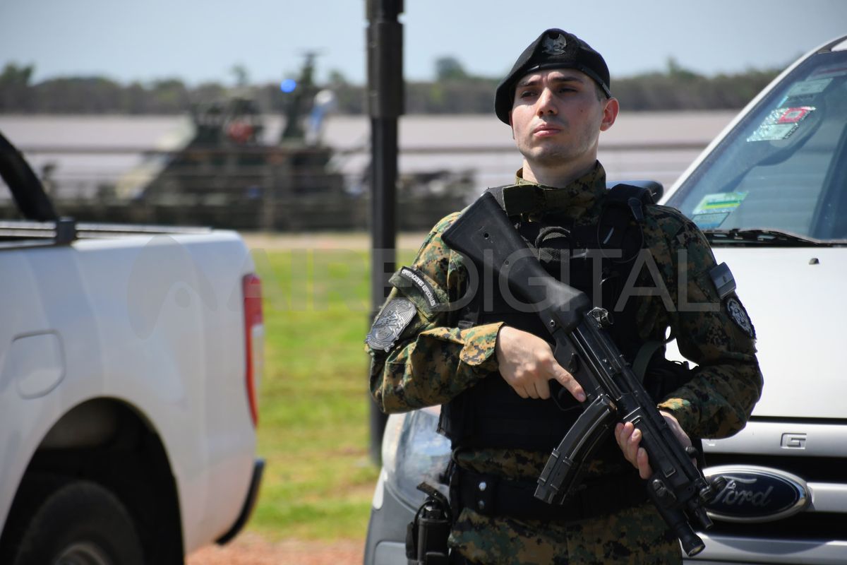 Este martes llegaron a Rosario helicópteros, lanchas y móviles del Ejército para el combate contra el narcotráfico.