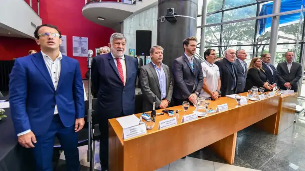 Frente a los legisladores, la dirigencia empresaria exigió la declaración inmediata de la emergencia sectorial y justificó el pedido al asumir Frente a los legisladores, la dirigencia empresaria exigió la declaración inmediata de la emergencia sectorial y justificó el pedido al asumir