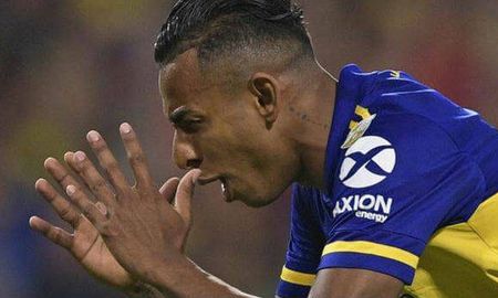 Sebastián Villa quedó cerca de afrontar un juicio por violencia de género tras la denuncia que le realizó su expareja, Daniela Cortés. Sebastián Villa quedó cerca de afrontar un juicio por violencia de género tras la denuncia que le realizó su expareja, Daniela Cortés.