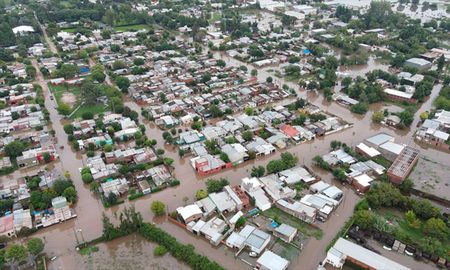 Inundación en Gualeguay, provincia de Entre Ríos, producto de la caída de 500 milímetros de lluvia en los últimos tres días y hay más de 100 evacuados. Inundación en Gualeguay, provincia de Entre Ríos, producto de la caída de 500 milímetros de lluvia en los últimos tres días y hay más de 100 evacuados.