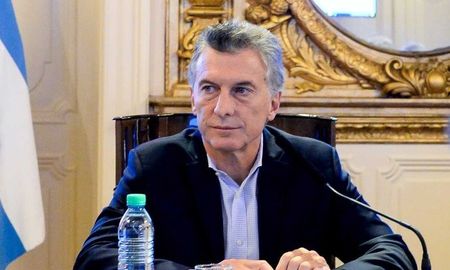mauricio macri alineo a sus ministros contra hugo moyano: ?es el pasado, defiende sus privilegios? mauricio macri alineo a sus ministros contra hugo moyano: ?es el pasado, defiende sus privilegios?