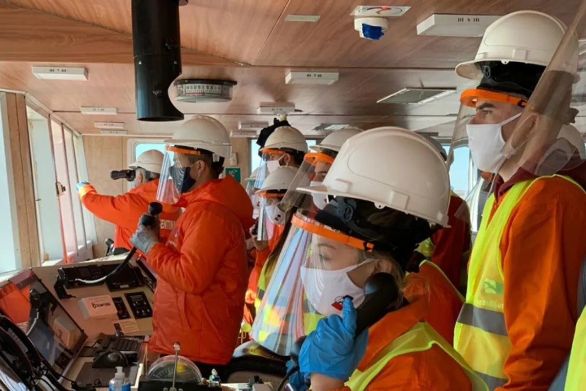 La licenciatura en Plantas Propulsoras Marinas es una de las carreras menos estudiadas. La licenciatura en Plantas Propulsoras Marinas es una de las carreras menos estudiadas.