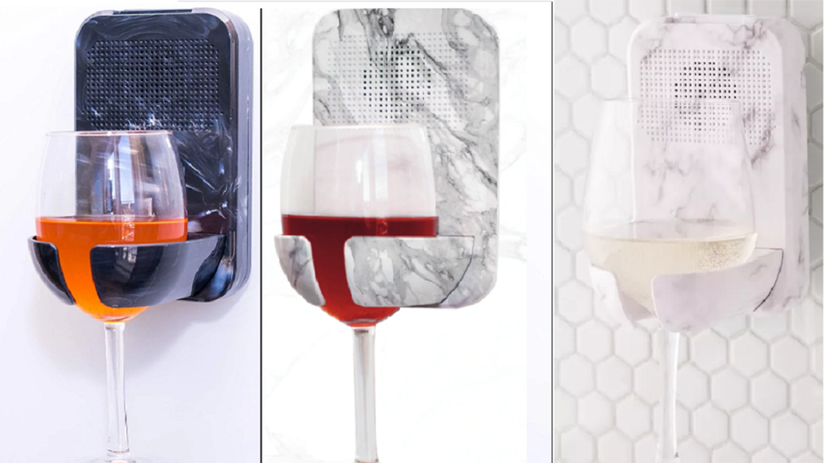 El porta copa de vino para la bañera que es un éxito de ventas en Internet
