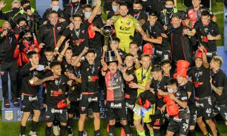 El 4 de junio de 2021 Colón alcanzaba su primer campeonato de Primera División tras ganarle por 3 a 0 a Racing en la final de la Copa de la Liga.