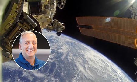 Mike Massimino viajó tres veces al espacio y vio la Tierra desde un punto en el espacio donde pocos lo han hecho. Mike Massimino viajó tres veces al espacio y vio la Tierra desde un punto en el espacio donde pocos lo han hecho.