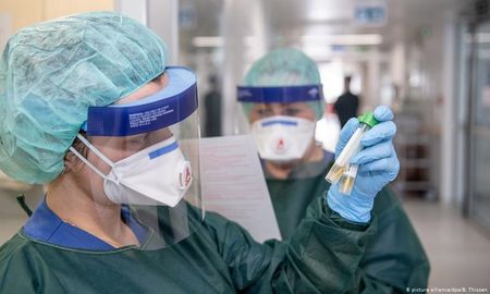 Los médicos de terapia intensiva de Alemania solicitan a las autoridades de Gobierno que realice un cierre total por 15 días, ante el aumento de casos de coronavirus. Los médicos de terapia intensiva de Alemania solicitan a las autoridades de Gobierno que realice un cierre total por 15 días, ante el aumento de casos de coronavirus.