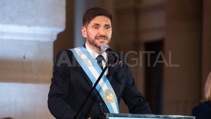 Maximiliano Pullaro, el gobernador de Santa Fe, publicó una foto con el torso desnudo y se volvió viral