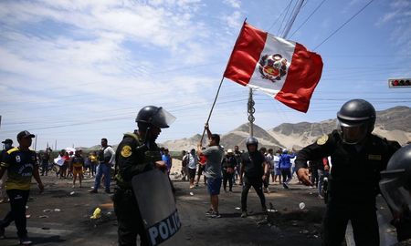 Perú es desde hace siete semanas escenario de manifestaciones que reclaman la dimisión de Boluarte. Perú es desde hace siete semanas escenario de manifestaciones que reclaman la dimisión de Boluarte.