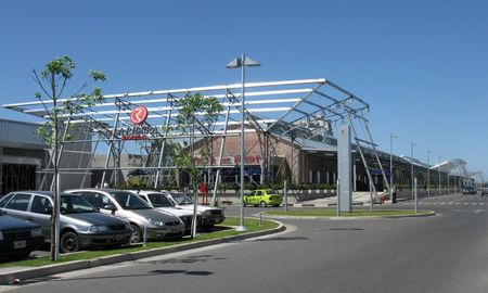 RiberaShopping está ubicado en el Dique 1 del Puerto de la ciudad de Santa Fe. RiberaShopping está ubicado en el Dique 1 del Puerto de la ciudad de Santa Fe.