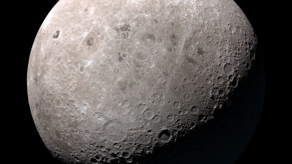 ¿Descubren gente viviendo en la Luna?