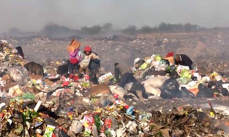 La crisis en el modelo de gestión de residuos que atraviesa la ciudad de Santa Fe desde hace años, agudizada durante la pandemia, favoreció la proliferación en pocos meses de microbasurales. La crisis en el modelo de gestión de residuos que atraviesa la ciudad de Santa Fe desde hace años, agudizada durante la pandemia, favoreció la proliferación en pocos meses de microbasurales.