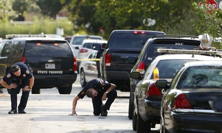 La policía de California en el lugar del crimen. La policía de California en el lugar del crimen.