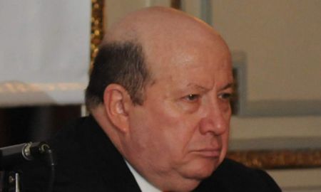 Roberto Dromi fue Ministro de Obras Públicas durante parte del primer gobierno de Carlos Menem, entre el 8 de julio de 1989 y el 4 de enero de 1991. Roberto Dromi fue Ministro de Obras Públicas durante parte del primer gobierno de Carlos Menem, entre el 8 de julio de 1989 y el 4 de enero de 1991.