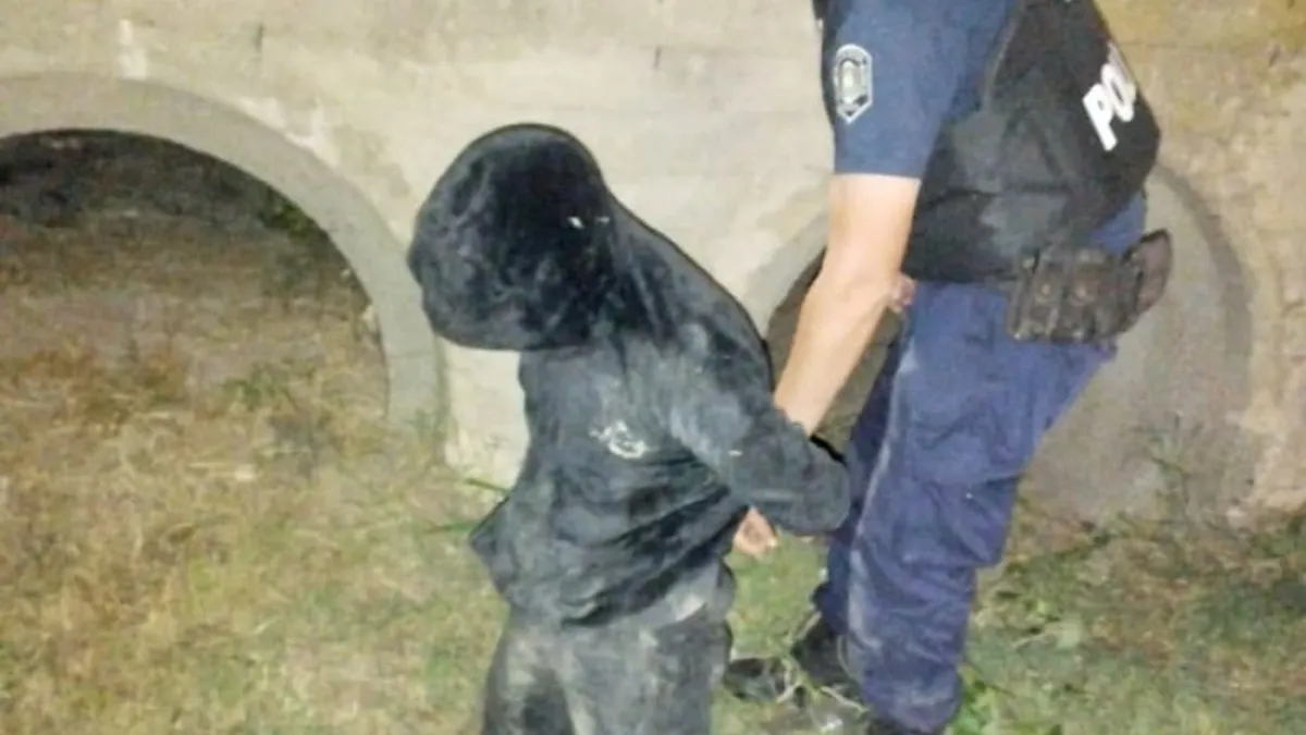 Un policía persiguió y mató de dos balazos a un motochorro de 16 años