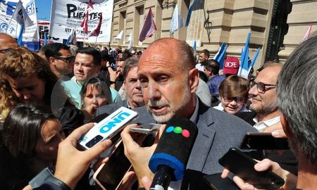 Omar Perotti rechazó los hechos de violencia política y llamó a la unidad del país. Omar Perotti rechazó los hechos de violencia política y llamó a la unidad del país.