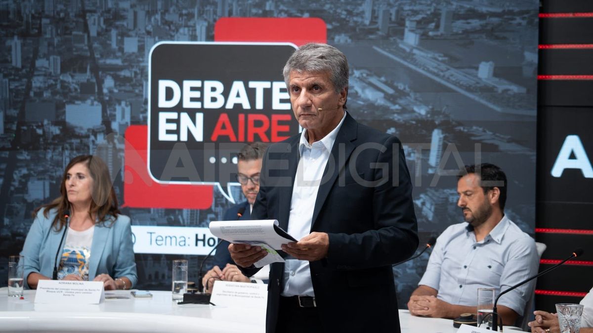 El debate duró una hora y media y fue conducido por Luis Mino.