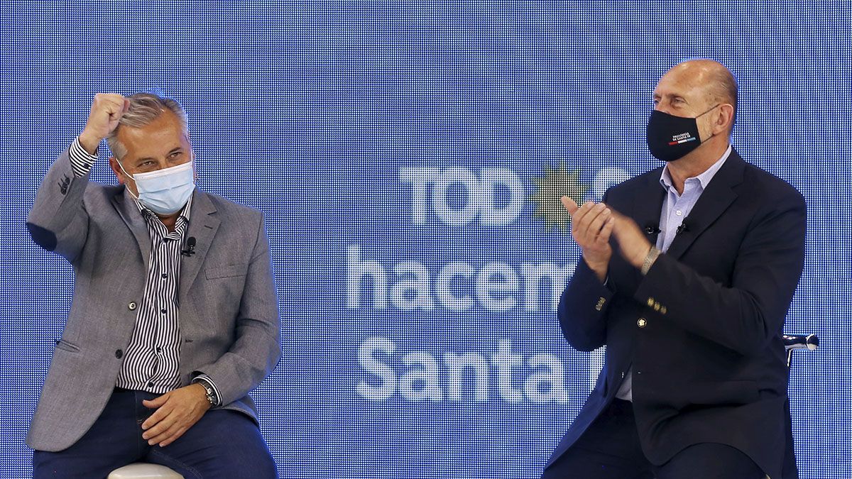 Junto al gobernador Perotti, en Rosario, estuvo Marcelo Lewandowski, precandidato al Senado de la Nación. Mientras que su compañera para la cámara alta María de los Ángeles Sacnún y Roberto Mirabella, Magalí Mastaler y Marcos Castelló de la nómina para Diputados, encabezaron el evento central que se desarrolló en Sauce Viejo.