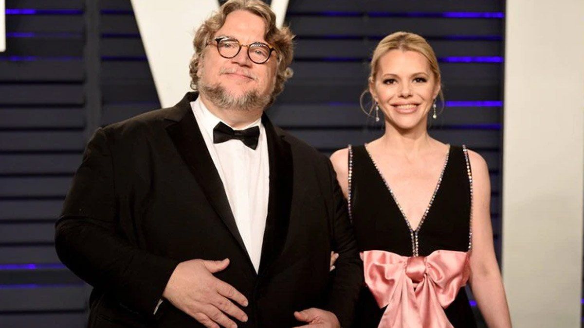 Guillermo del Toro junto a su flamante esposa