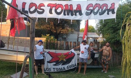 Los hinchas de Colón quieren copar la Maratón Santa Fe-Coronda con todo su colorido Los hinchas de Colón quieren copar la Maratón Santa Fe-Coronda con todo su colorido