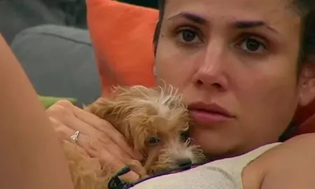 Así está hoy Caramelo, el perro que adoptó Romina Uhrig en Gran Hermano Así está hoy Caramelo, el perro que adoptó Romina Uhrig en Gran Hermano