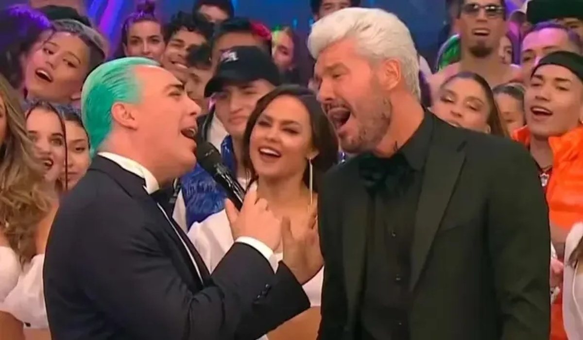 Cristian Castro y Marcelo Tinelli, juntos en la pista del Bailando 2023. Cristian Castro y Marcelo Tinelli, juntos en la pista del Bailando 2023.