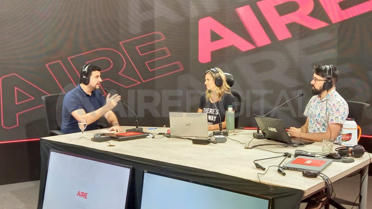 El legislador Marcos Cleri visitó los estudios de AIRE.&nbsp;