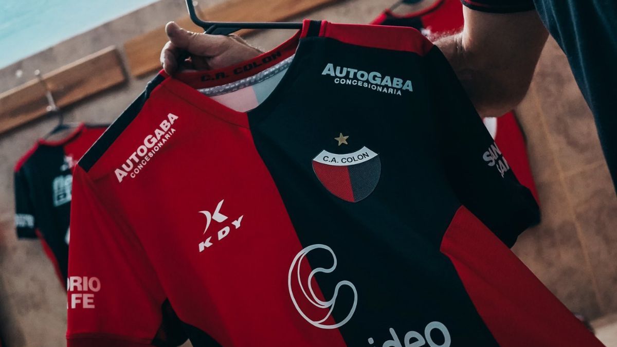 Las camisetas de Colón se encuentran agotadas en los dos puntos de venta que tiene la marca encargada de vestir al sabalero.