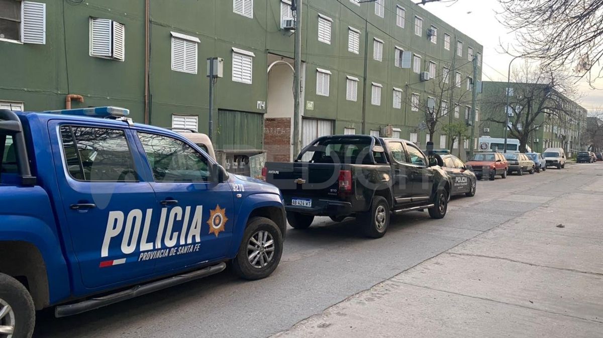 Allanamiento en el Fonavi San Jerónimo del barrio Centenario.&nbsp;