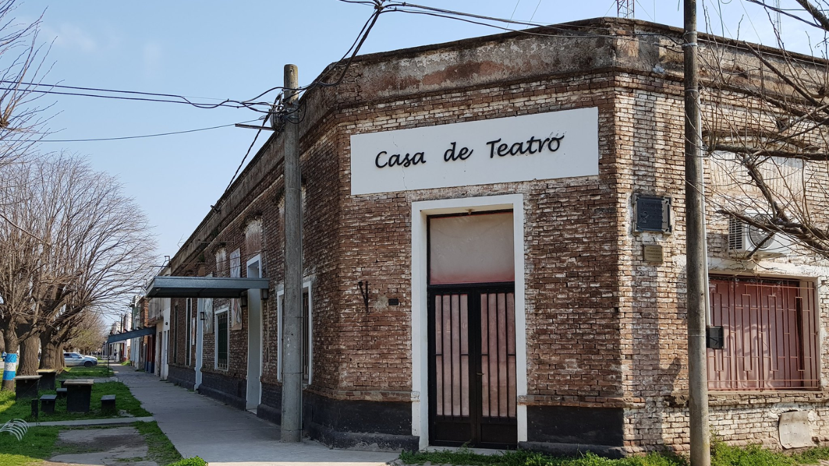 Dentro de la localidad Santa Lucía cuenta con diferentes atractivos que permiten conocer su historia. Dentro de la localidad Santa Lucía cuenta con diferentes atractivos que permiten conocer su historia.