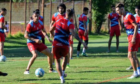 Arsenal juega por Copa Argentina ante Huracán Las Heras, este jueves a las 21.10. Arsenal juega por Copa Argentina ante Huracán Las Heras, este jueves a las 21.10.