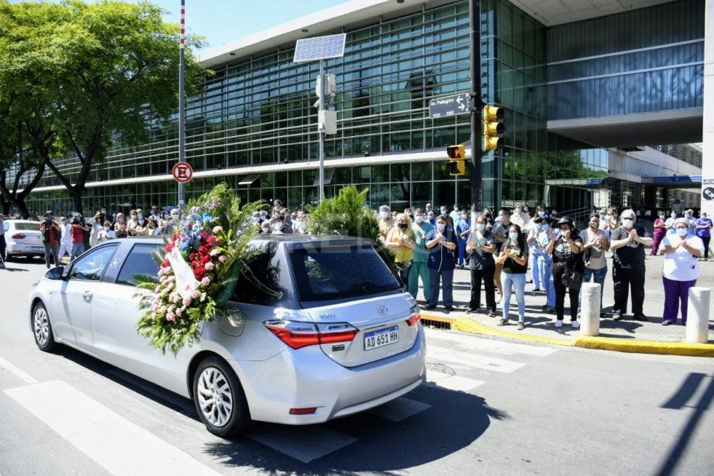 Triste despedida a una enfermera del Heca que murió por coronavirus
