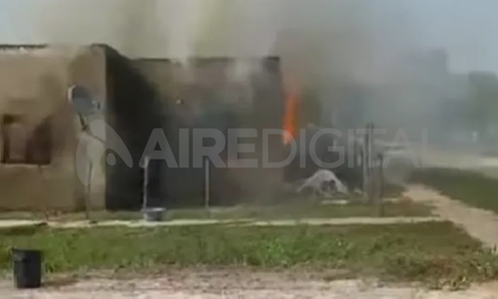 Luego de atacar a la mujer, el hombre prendió fuego la casa Luego de atacar a la mujer, el hombre prendió fuego la casa