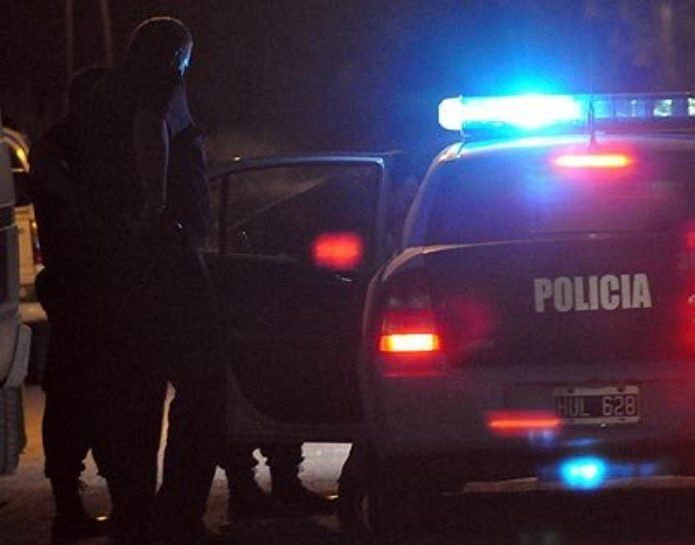 Robaron dos autos en dos horas