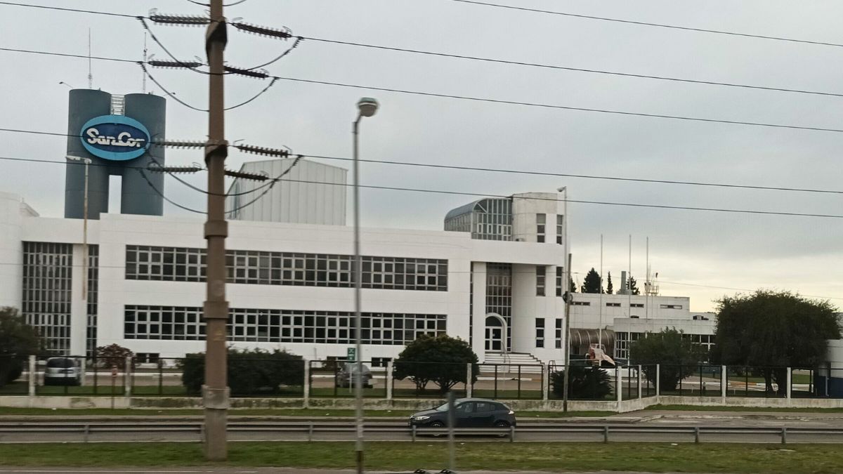 Sancor está en concurso preventivo de acreedores desde febrero, pero sigue acumulando deuda en pagos de salarios y a tamberos. Sancor está en concurso preventivo de acreedores desde febrero, pero sigue acumulando deuda en pagos de salarios y a tamberos.