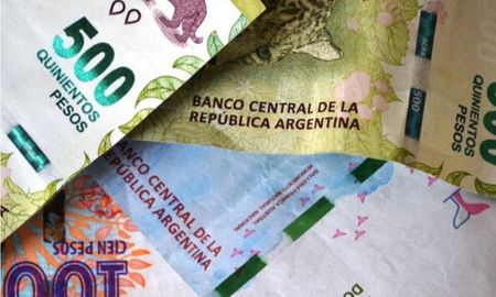 A la fecha, la administración central le adeuda a la provincia de Santa Fe – por retención indebida del 15% de los fondos coparticipables- unos $120 mil millones, de los cuales a la ciudad capital le corresponderían unos $1360 millones. A la fecha, la administración central le adeuda a la provincia de Santa Fe – por retención indebida del 15% de los fondos coparticipables- unos $120 mil millones, de los cuales a la ciudad capital le corresponderían unos $1360 millones.