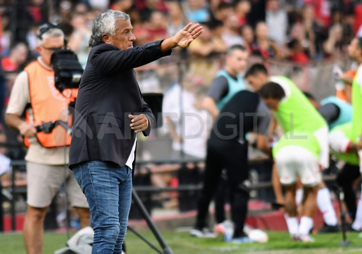 Néstor Gorosito se fue conforme con la actuación de Colón, a pesar de no poder conseguir la victoria ante Huracán.