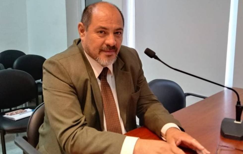 El fiscal de Reconquista Alejandro Rodríguez investiga el hallazgo de los restos óseos en el cauce del Arroyo Malabrigo.