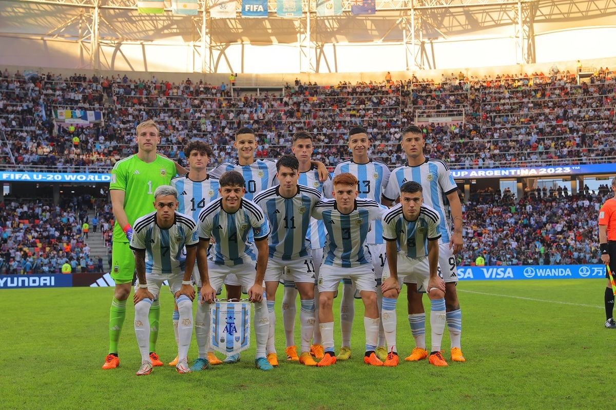 El partido ante Nueva Zelanda, pese a ya tener abrochada la clasificación, significa una buena medida para el seleccionado para intentar mantener el orden y clasificar sin fugas en el funcionamiento del equipo. El partido ante Nueva Zelanda, pese a ya tener abrochada la clasificación, significa una buena medida para el seleccionado para intentar mantener el orden y clasificar sin fugas en el funcionamiento del equipo.