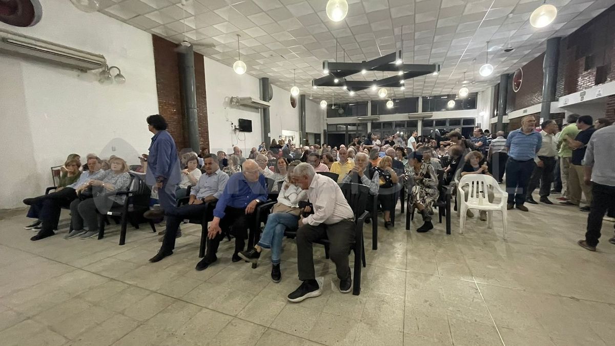 Se trató de una ceremonia íntima que se realizó en las instalaciones de club Macabi de Santa Fe. Se trató de una ceremonia íntima que se realizó en las instalaciones de club Macabi de Santa Fe.