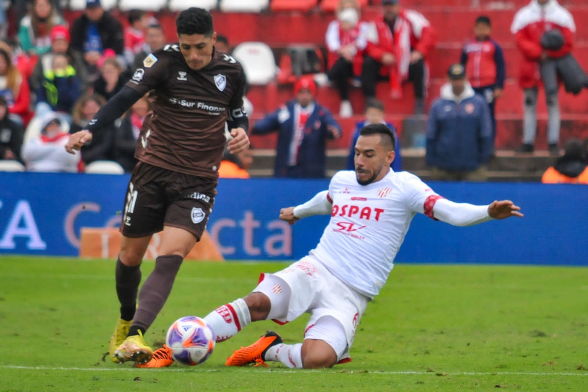 Unión vs Platense en la Liga Profesional. Unión vs Platense en la Liga Profesional.