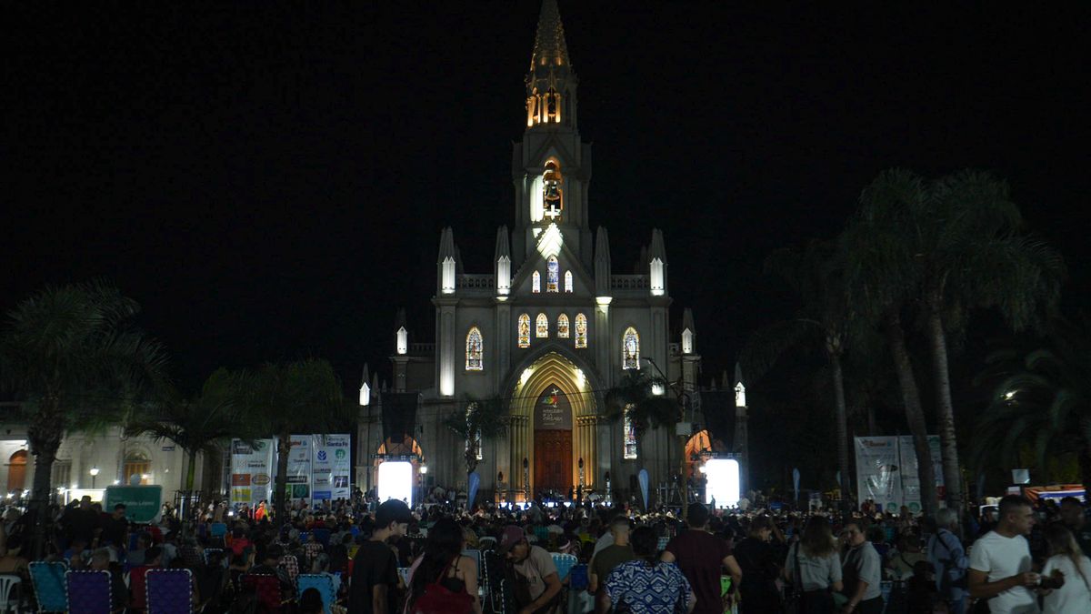 La Bas&iacute;lica de Guadalupe brilla en la 38va edici&oacute;n del Festival Folkl&oacute;rico.