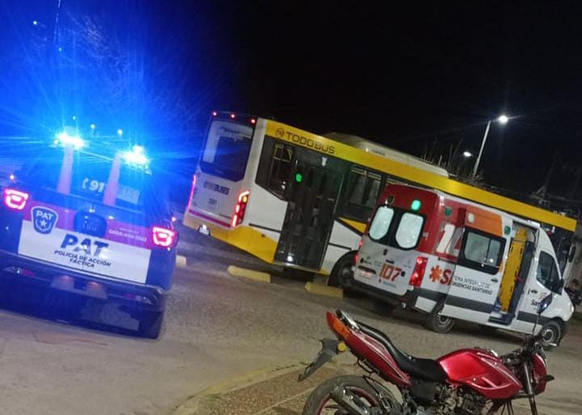 El hecho ocurrió en Avenida Blas Parera durante la noche de este domingo.