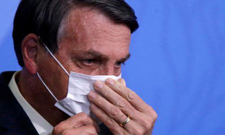 El presidente de Brasil, Jair Bolsonaro, buscó este lunes dar una muestra de autoridad con un fuerte cambio en su gabinete, entre ellos los de sus ministros de Defensa, general Fernando Azevedo; y de Relaciones Exteriores, Ernesto Araújo. El presidente de Brasil, Jair Bolsonaro, buscó este lunes dar una muestra de autoridad con un fuerte cambio en su gabinete, entre ellos los de sus ministros de Defensa, general Fernando Azevedo; y de Relaciones Exteriores, Ernesto Araújo.