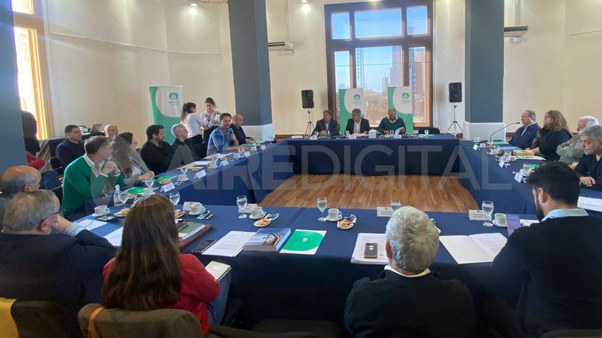 El encuentro fue presidido por el intendente Emilio Jatón.