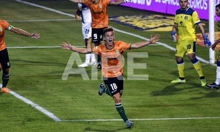 Banfield le ganó a Rosario Central 4-2 en Rosario y tiene puntaje perfecto en la Copa dela Liga Profesional. Banfield le ganó a Rosario Central 4-2 en Rosario y tiene puntaje perfecto en la Copa dela Liga Profesional.